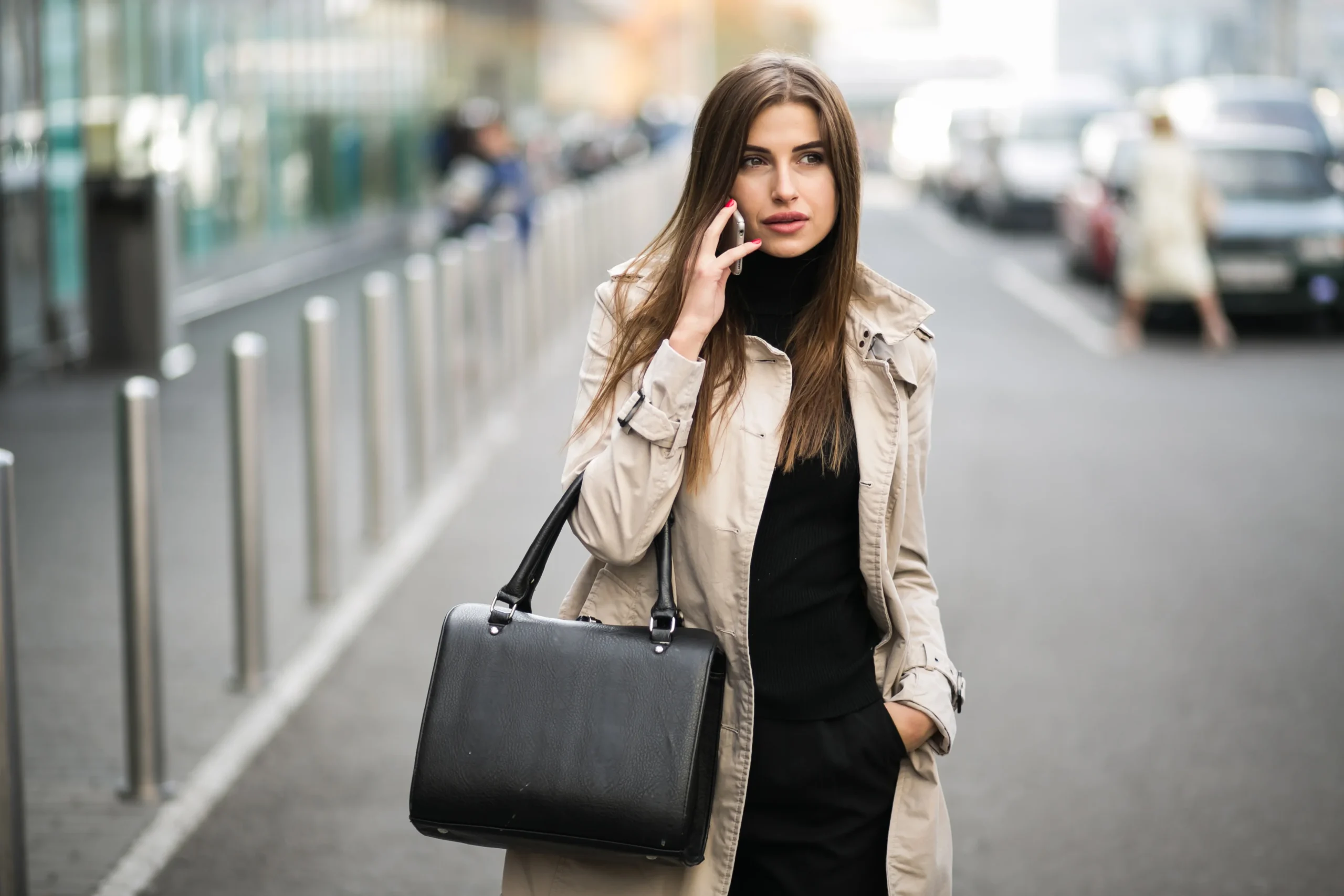 Why Invest in a Luxury Leather Handbag?